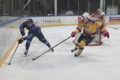 ХК «Рязань» на домашнем льду проиграл воскресенскому «Химику»